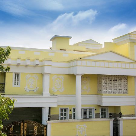 Iris Comfort Inn Chennai Bagian luar foto
