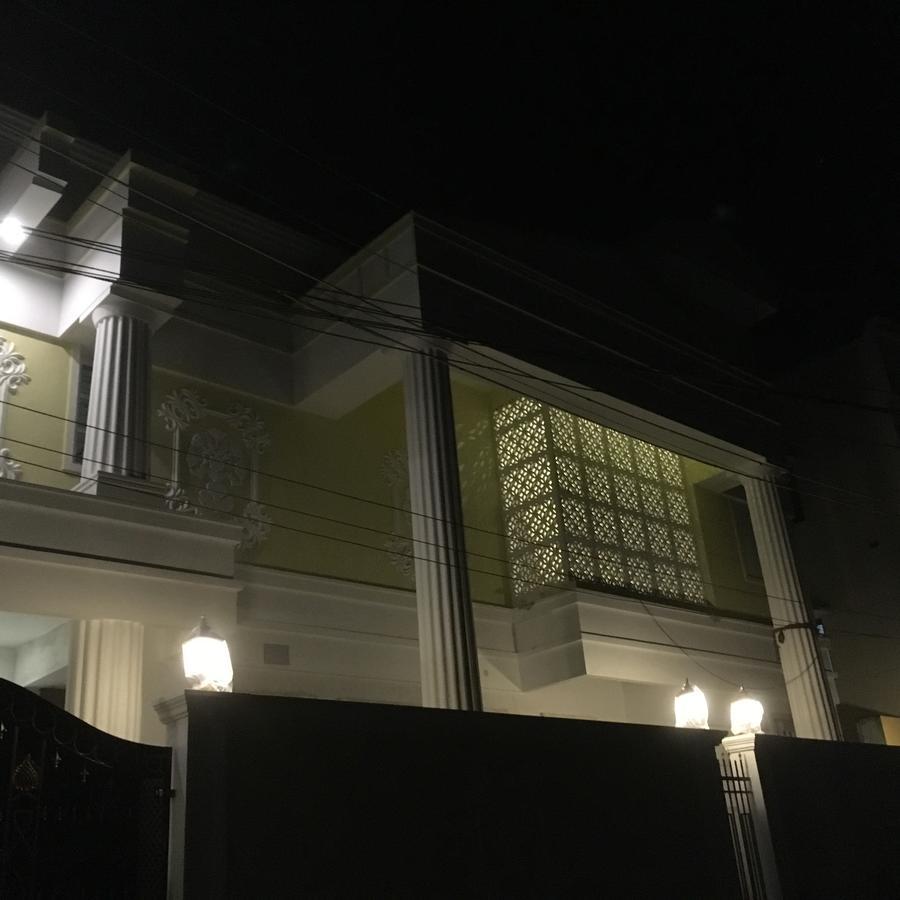 Iris Comfort Inn Chennai Bagian luar foto