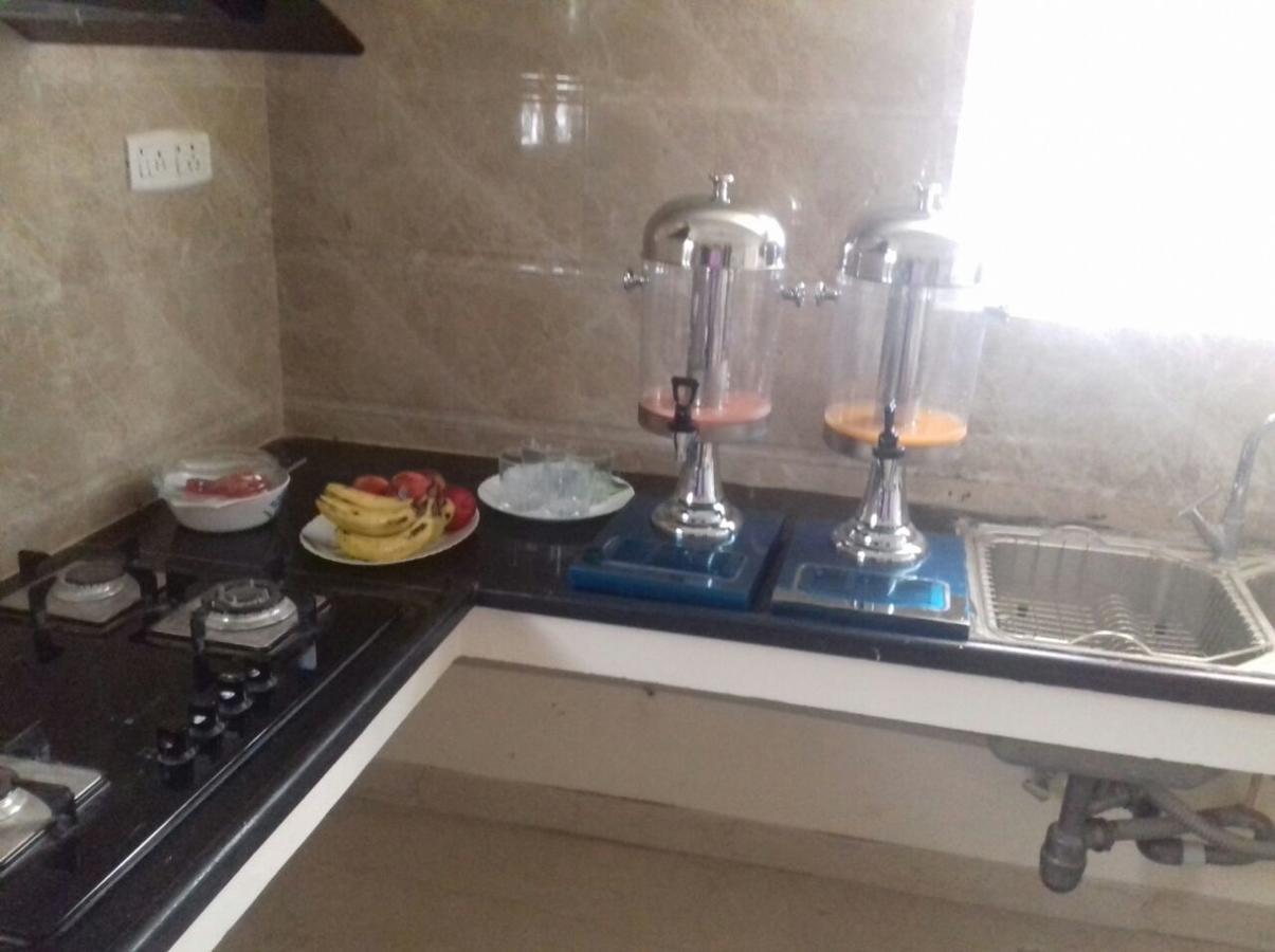 Iris Comfort Inn Chennai Bagian luar foto