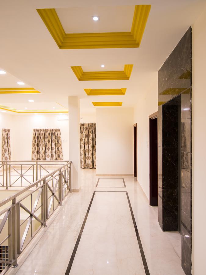 Iris Comfort Inn Chennai Bagian luar foto
