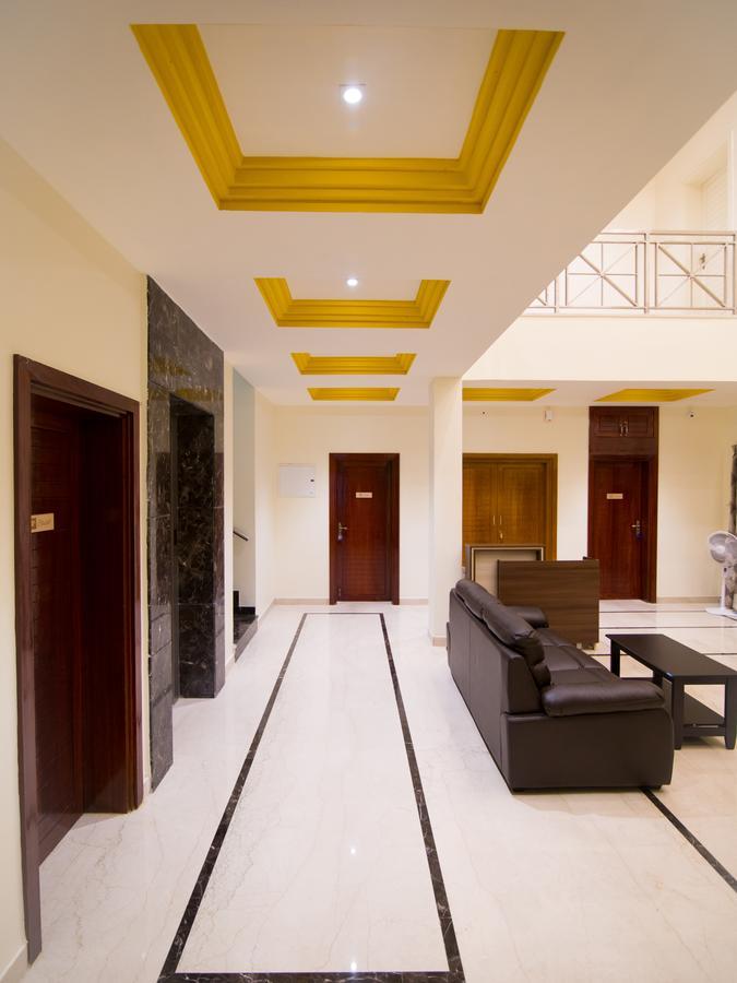 Iris Comfort Inn Chennai Bagian luar foto