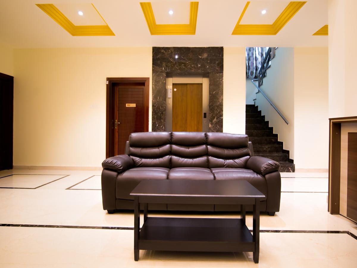 Iris Comfort Inn Chennai Bagian luar foto