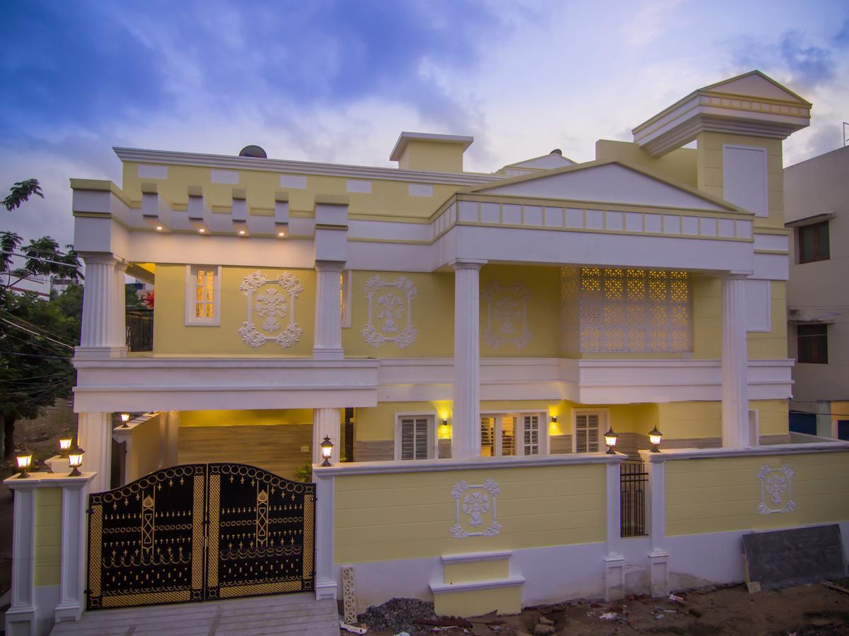 Iris Comfort Inn Chennai Bagian luar foto